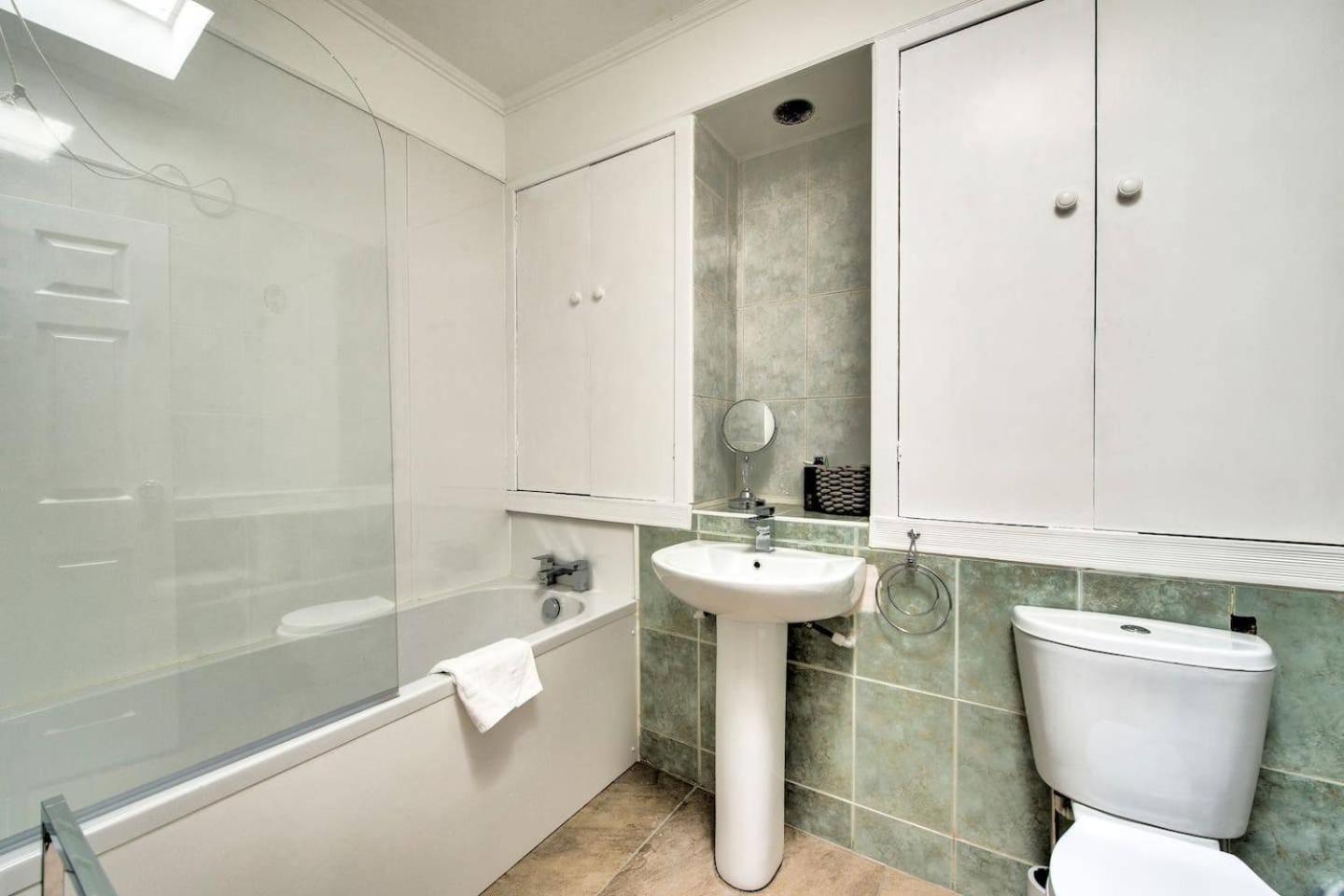 Guestready - Modern 2Br Home On The Royal Mile! Edinburgh Exterior photo